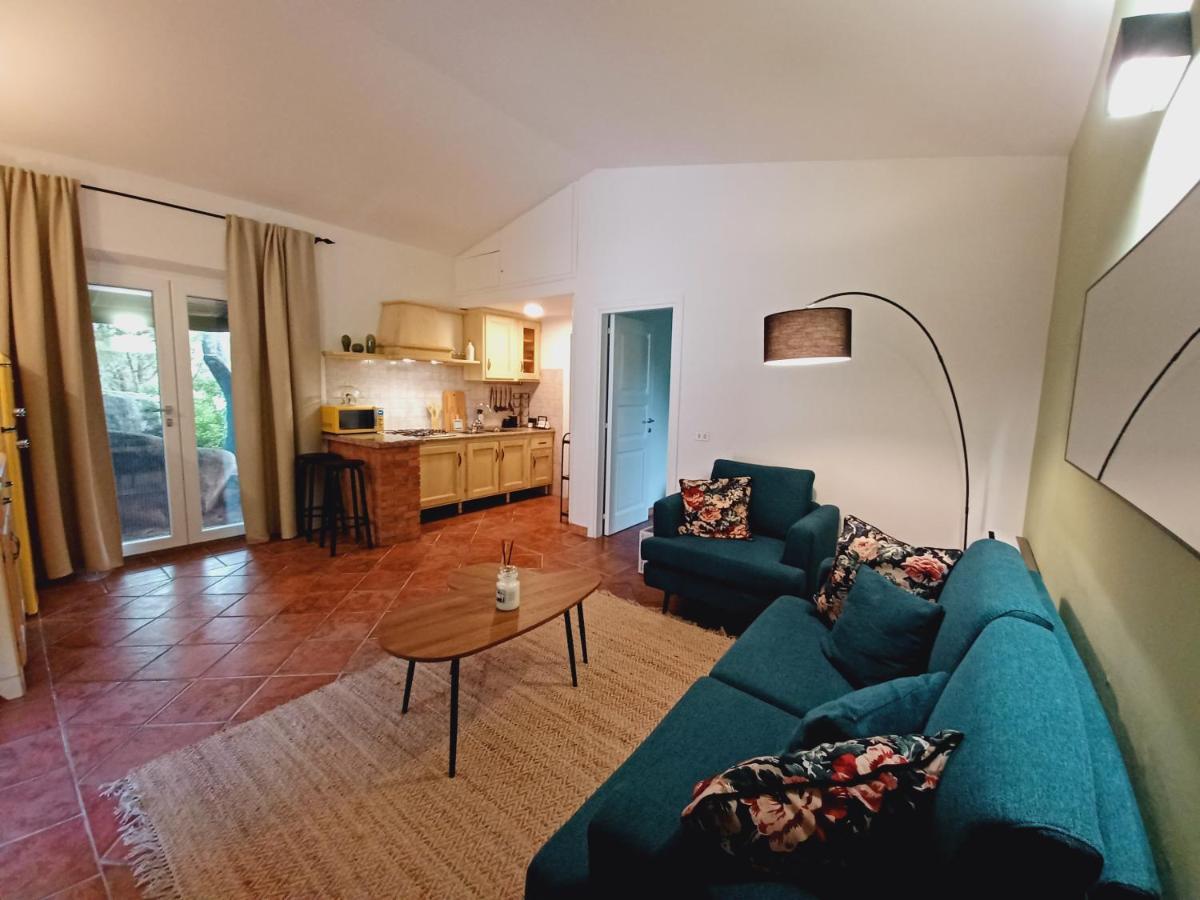 Suite Mirialveda San Pantaleo Eksteriør billede